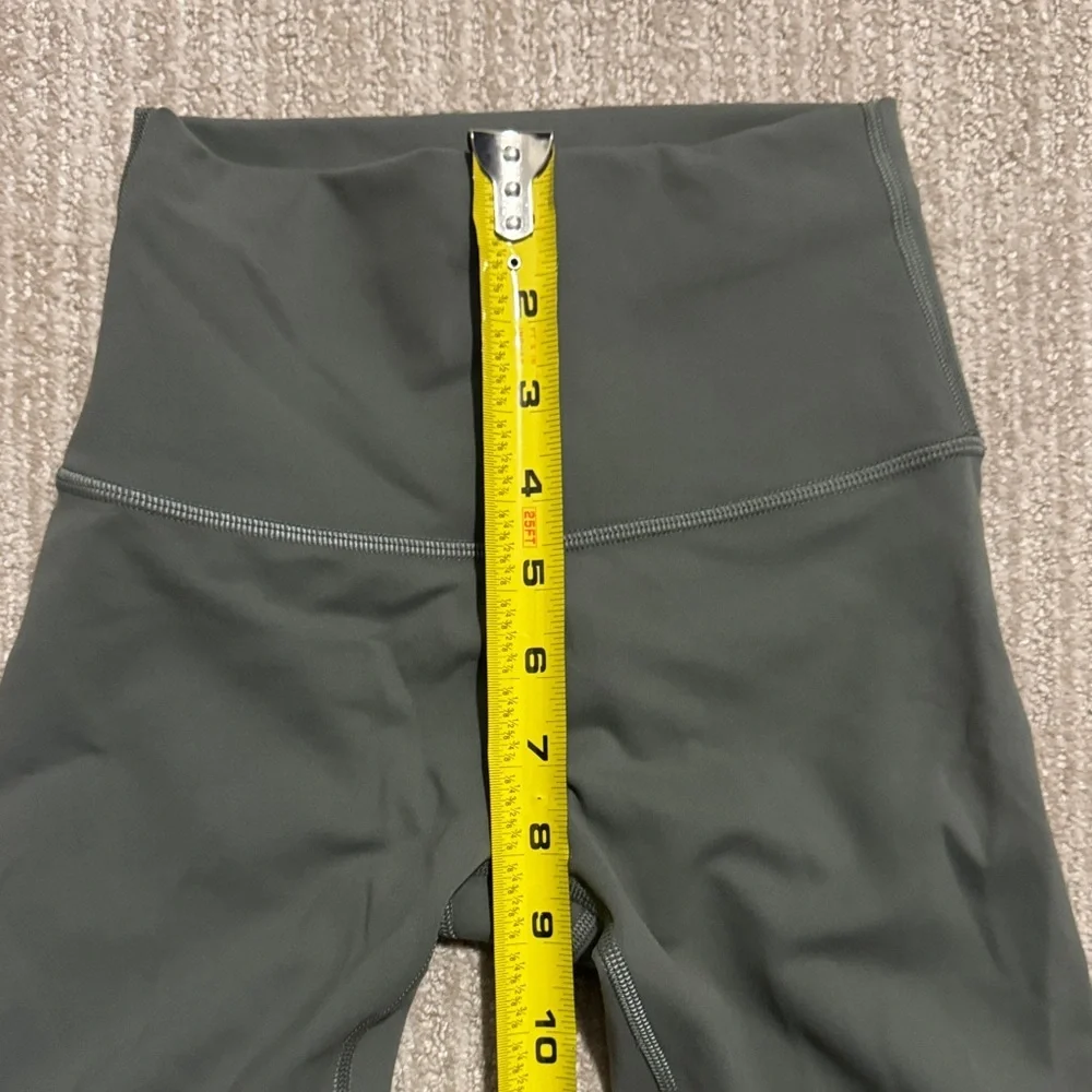 Lululemon Woman's Size 2 Army Green Blissful Bend Super High Rise Shorts - Picture 3 of 7
